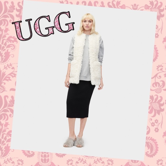 UGG Jackets & Blazers - FIRM PRICE classic UGG FARRAH FAUX FUR VEST 12-14